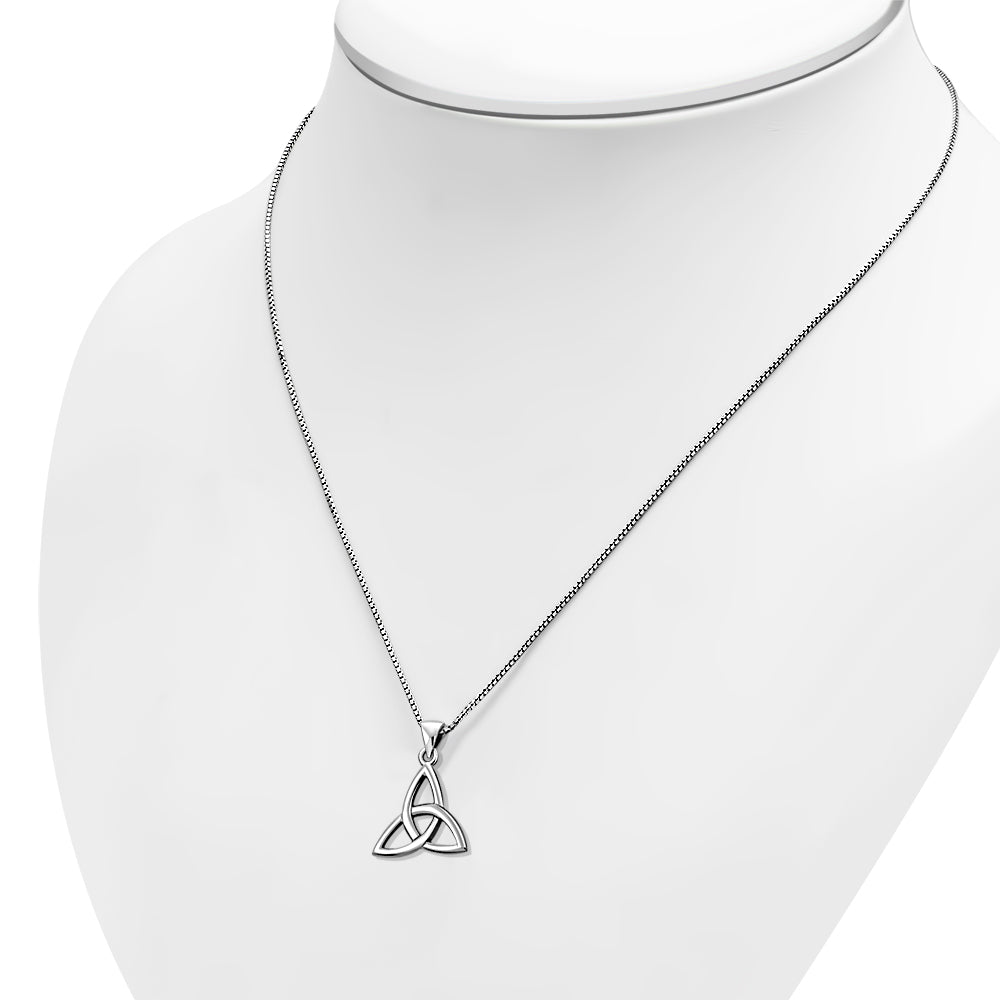 Triquetra Pendant - Perfect Balance (Medium)