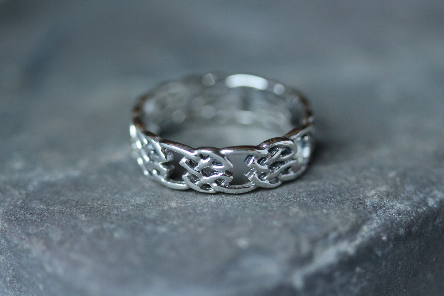 Celtic Knot Ring - Interlocked Sequence