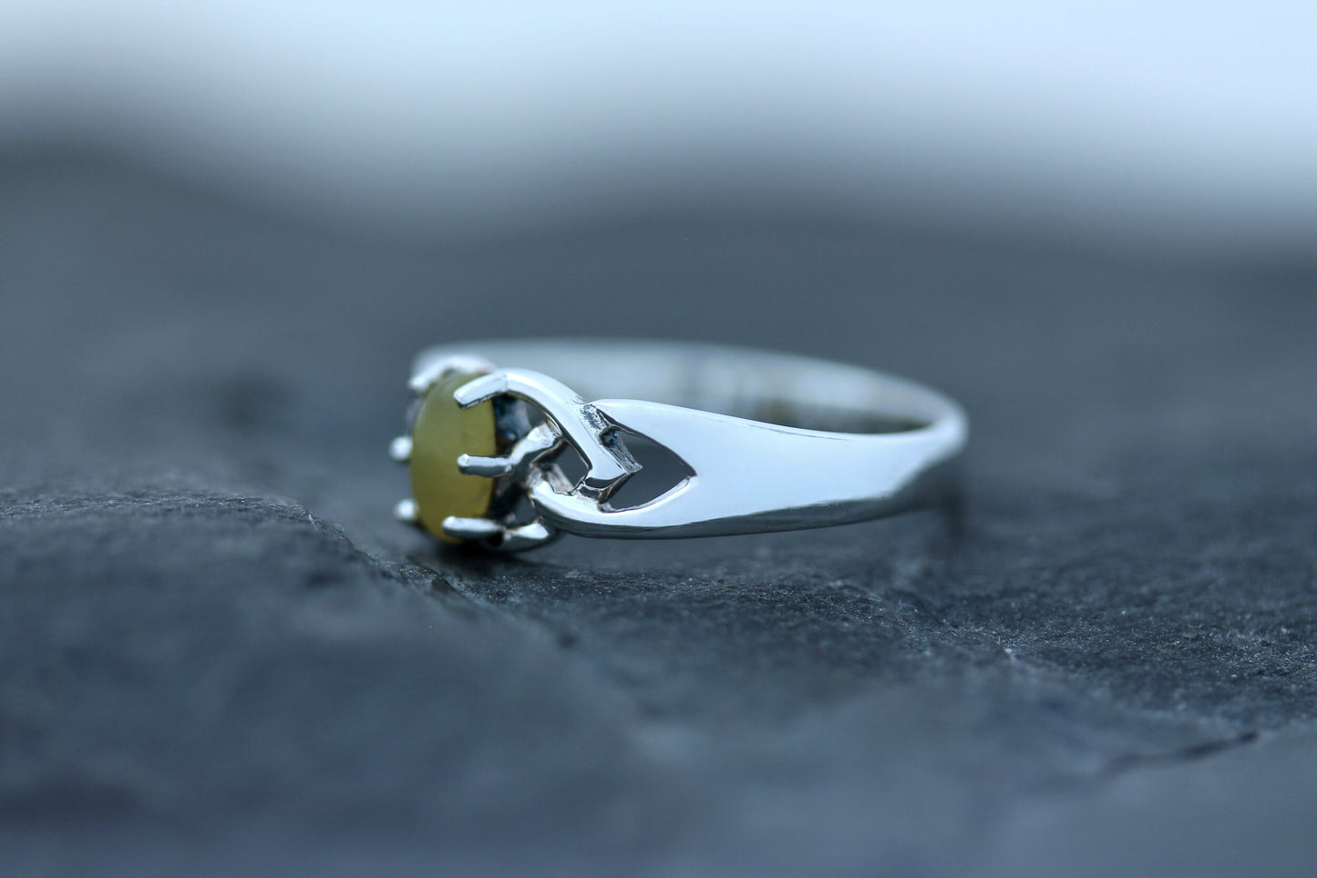 Scottish Marble Ring - Celtic Clasp