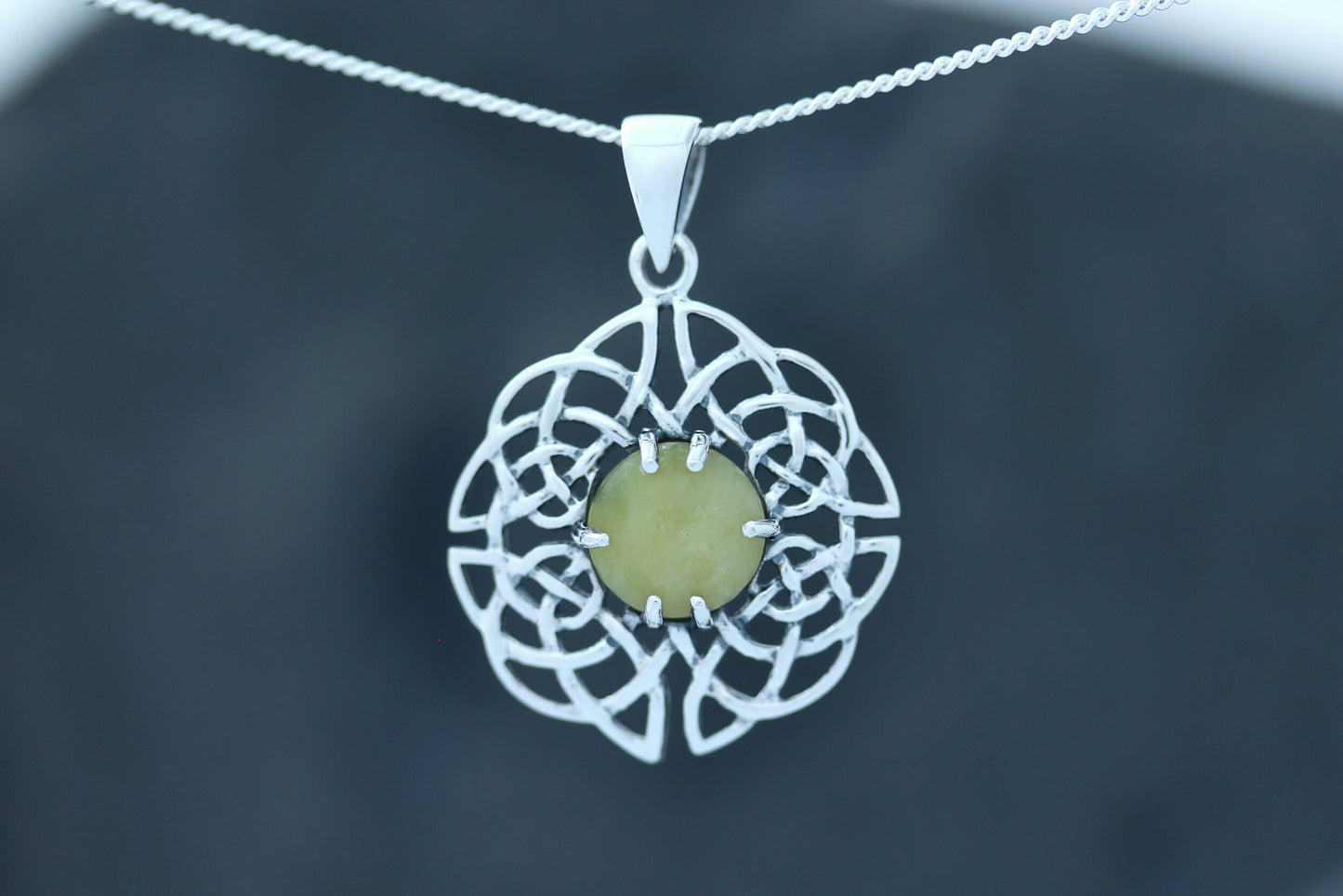 Scottish Marble Pendant - Dara Knot