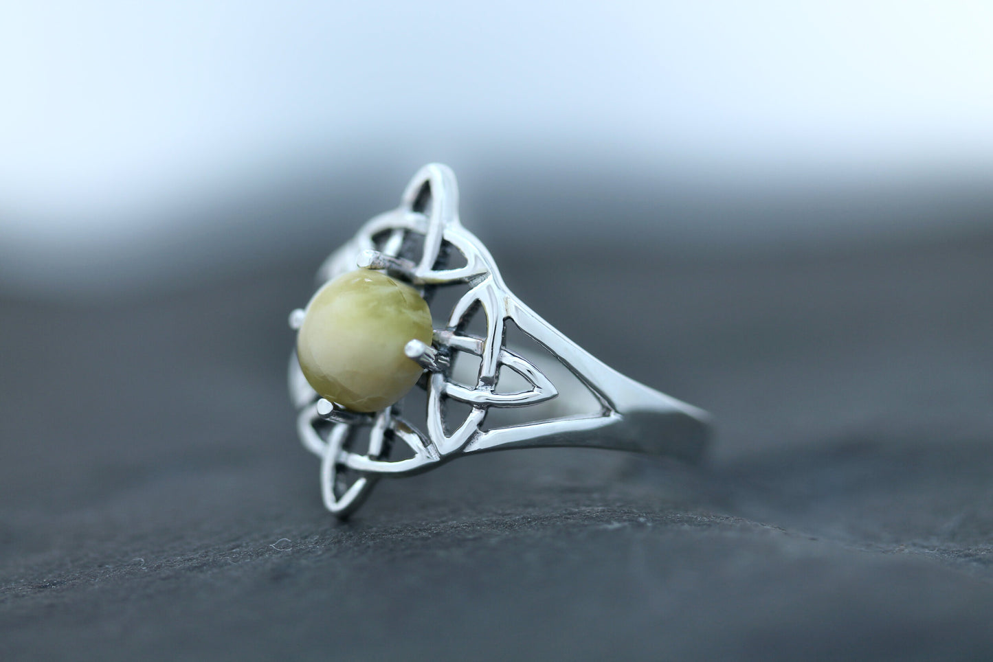 Scottish Marble Ring- Big Sailor Knot