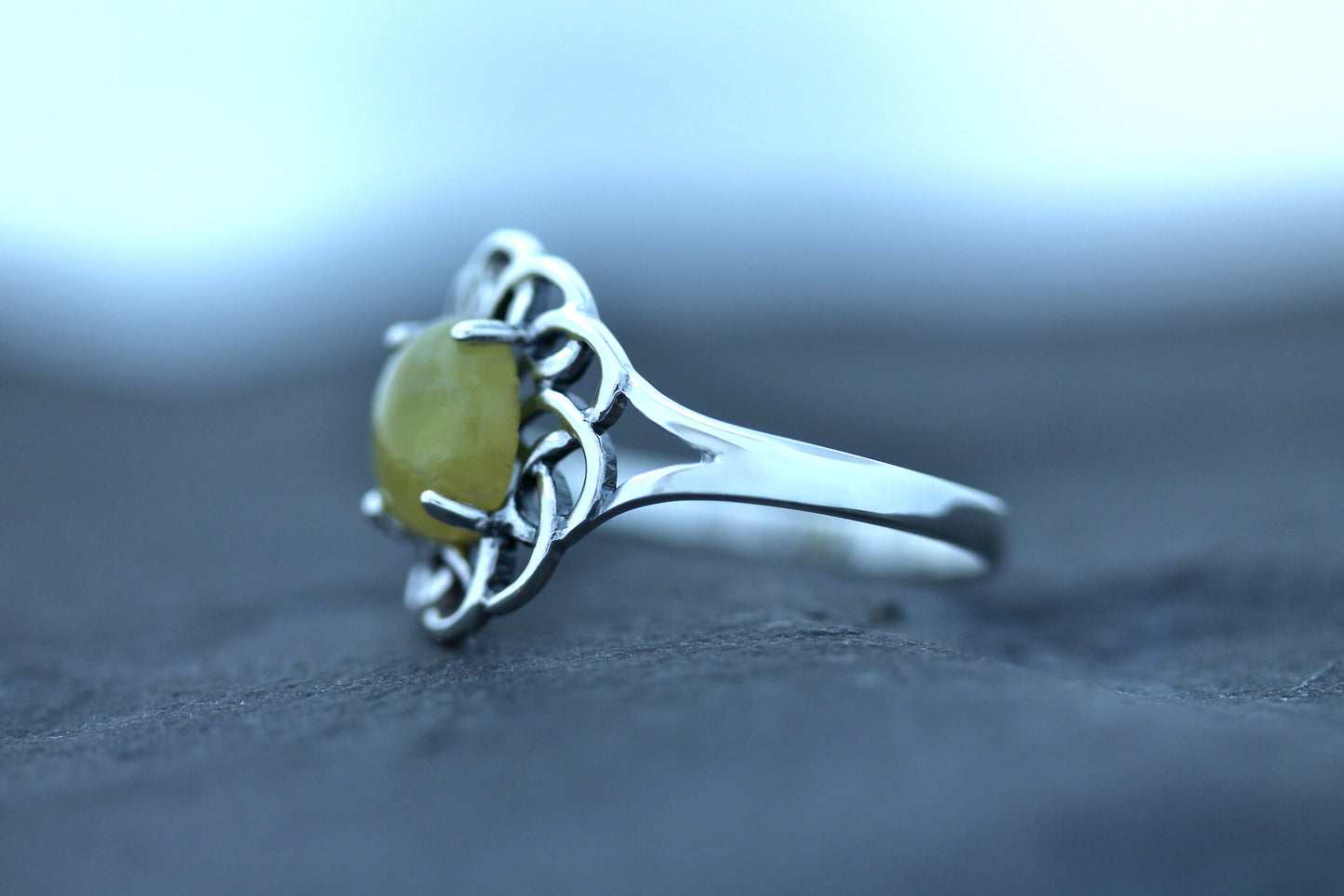 Scottish Marble Ring - Big Cabochon Celtic Flower