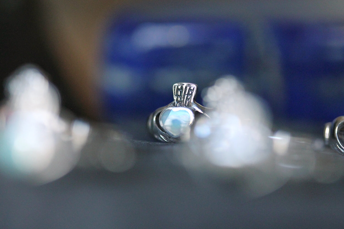 Claddagh Ring - Flat Crown with Mother of Pearl
