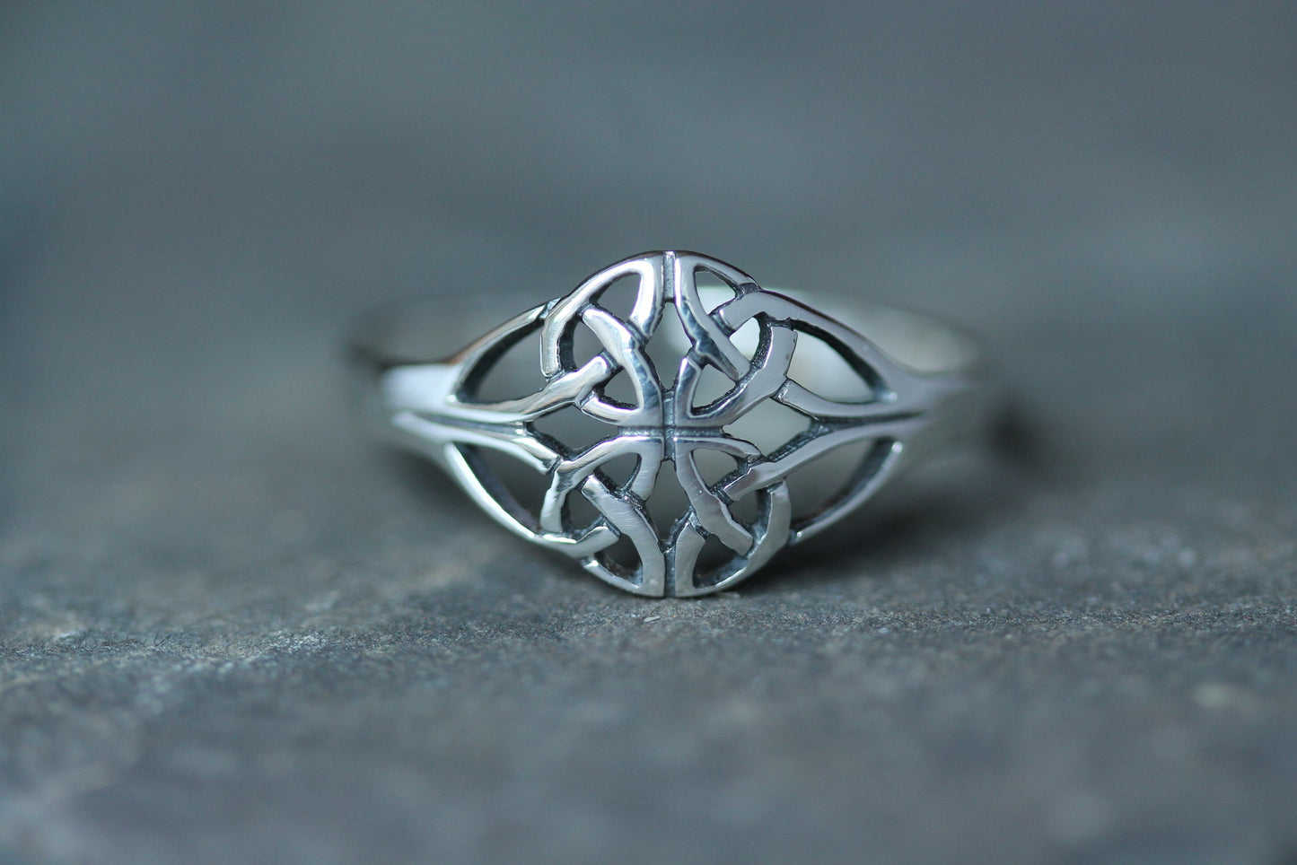 Celtic Knot Ring - Horizontal Four Seasons Knot (Thick)