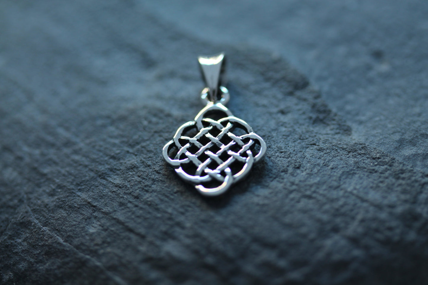 Celtic Knot Pendant - Diamond Knot
