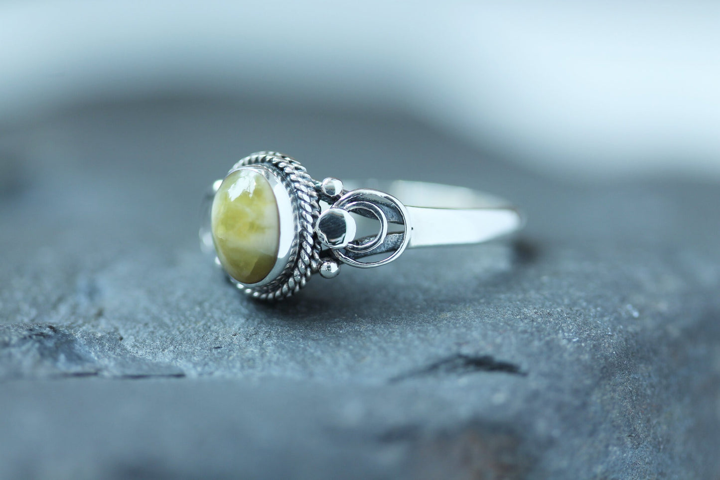 Scottish Marble Ring - Lunar Trace Shoulder