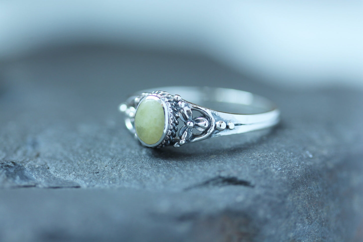 Scottish Marble Ring - Three Petals