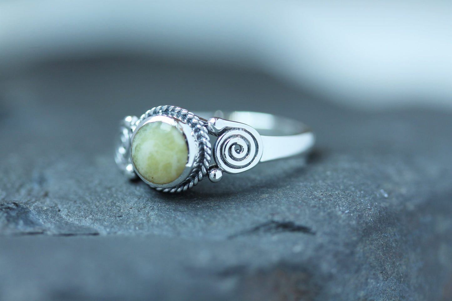 Scottish Marble Ring - Whorl Shoulder