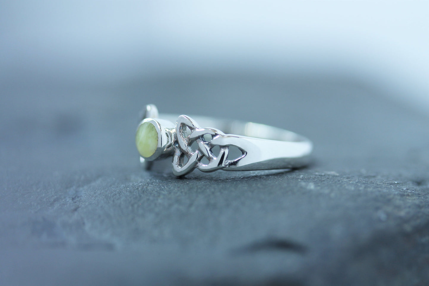 Scottish Marble Ring - Eternity Knot Shoulder