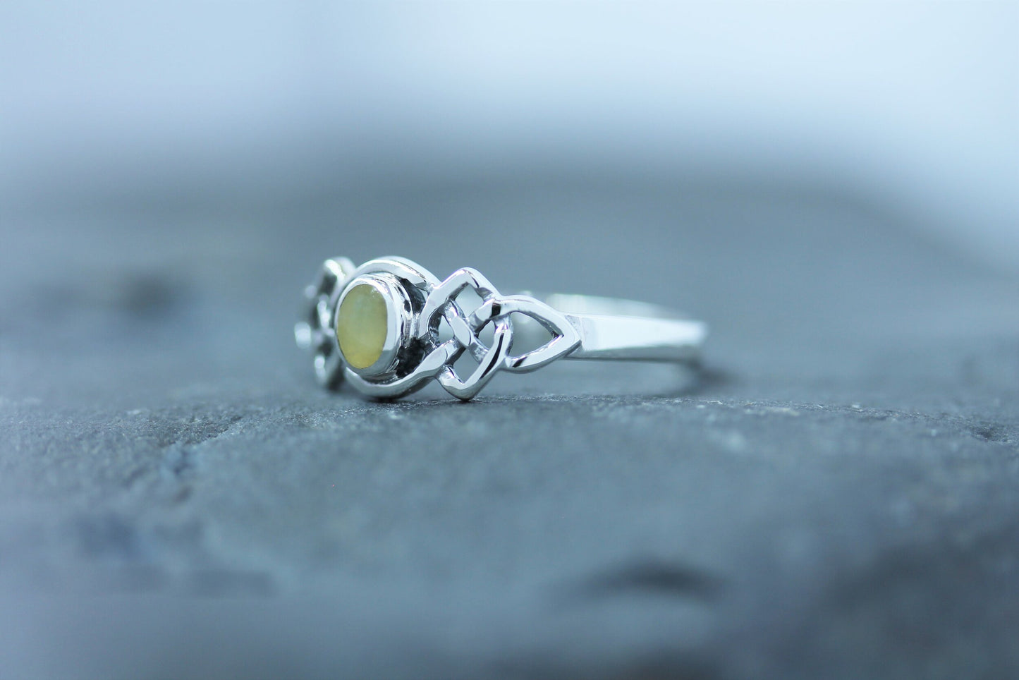 Scottish Marble Ring - Interlocking Celtic Knot
