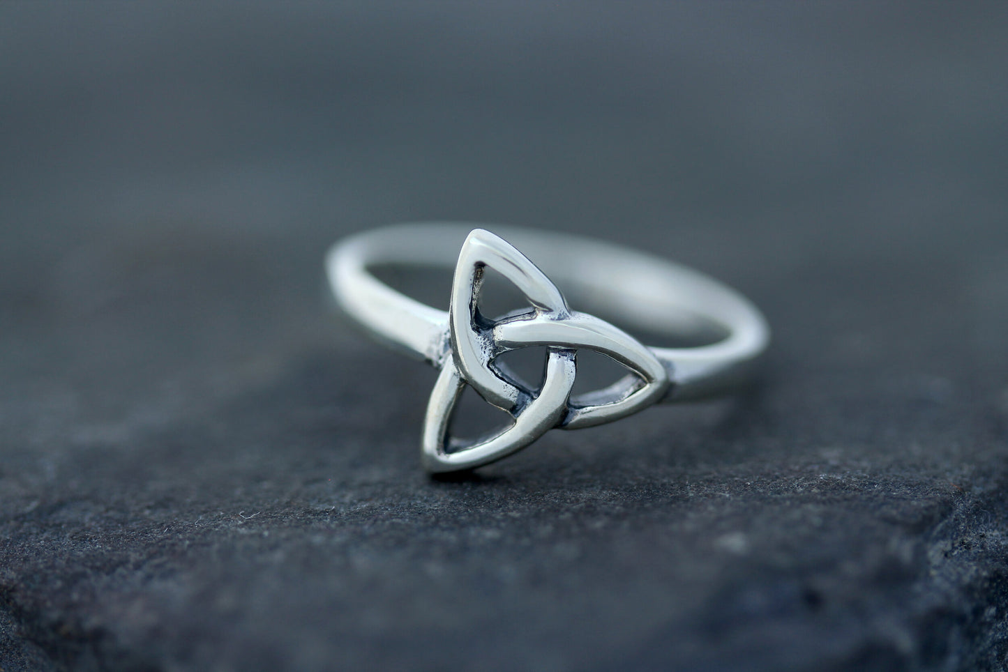 Triquetra Ring - Simple Balance (Medium)