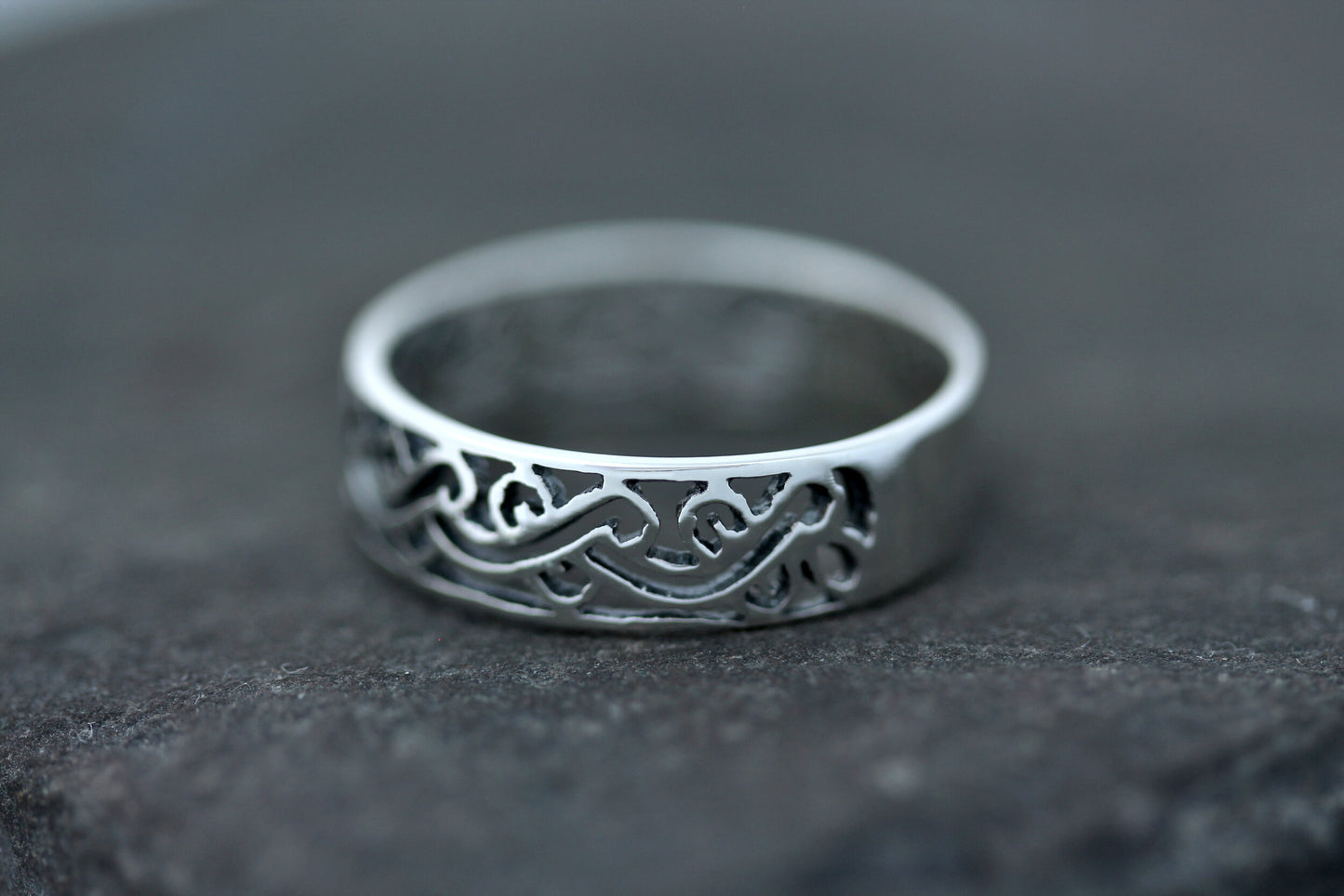 Celtic Knot Ring - Dainty Heart Loop