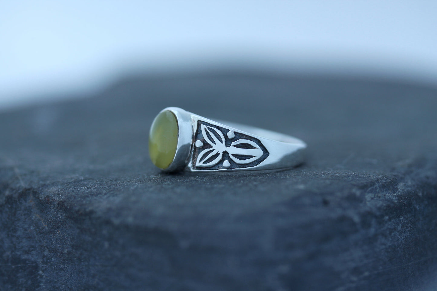 Scottish Marble Ring - Leaf Embrace