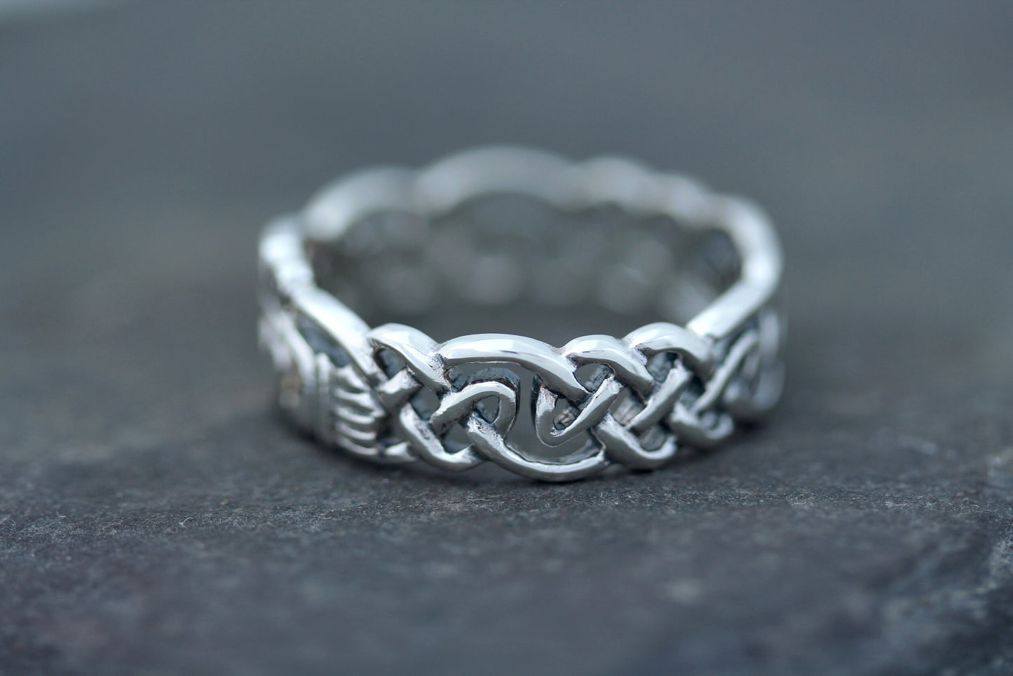 Claddagh Ring - Celtic Knot Band