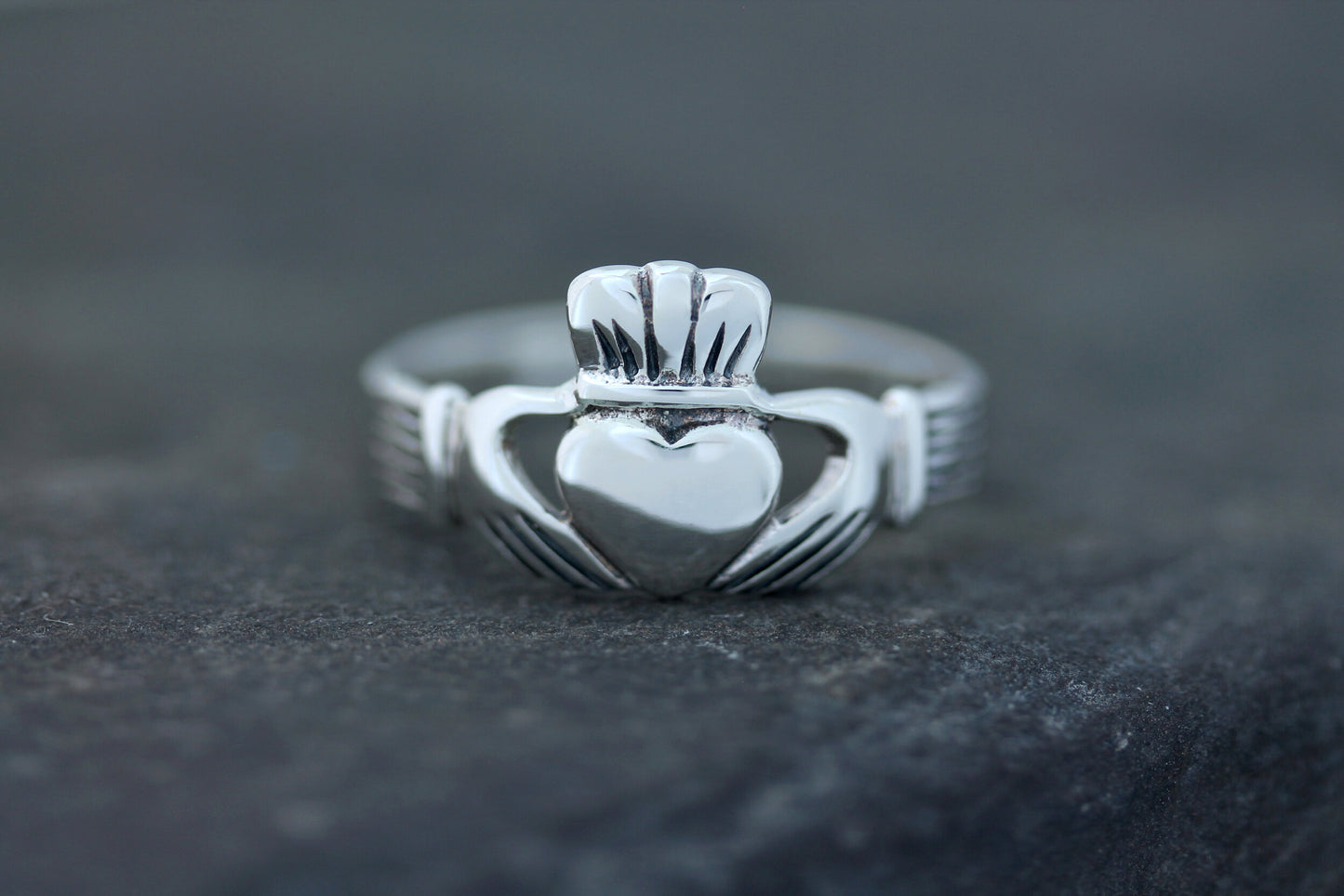 Claddagh Ring - Simple & Traditional