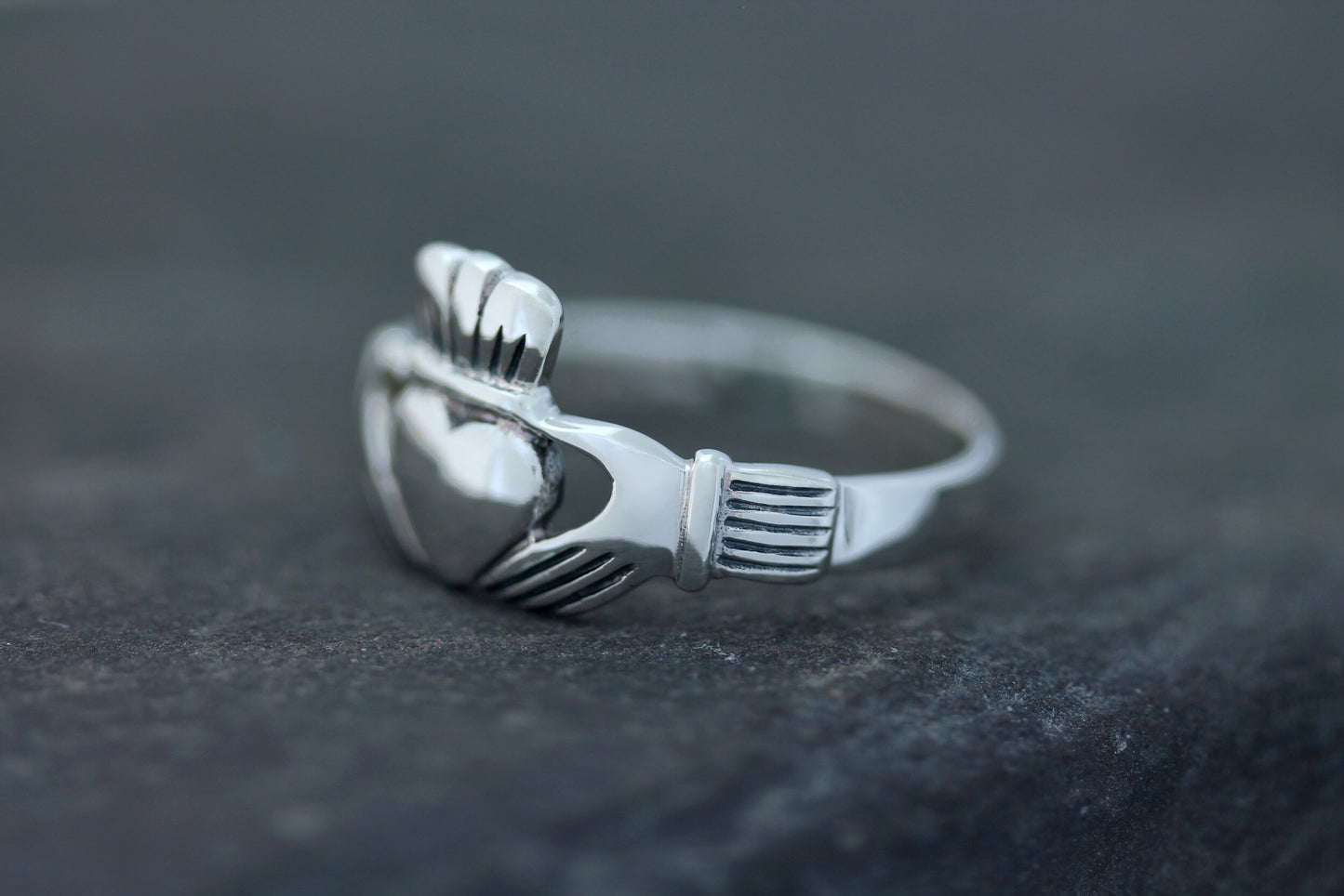 Claddagh Ring - Simple & Traditional