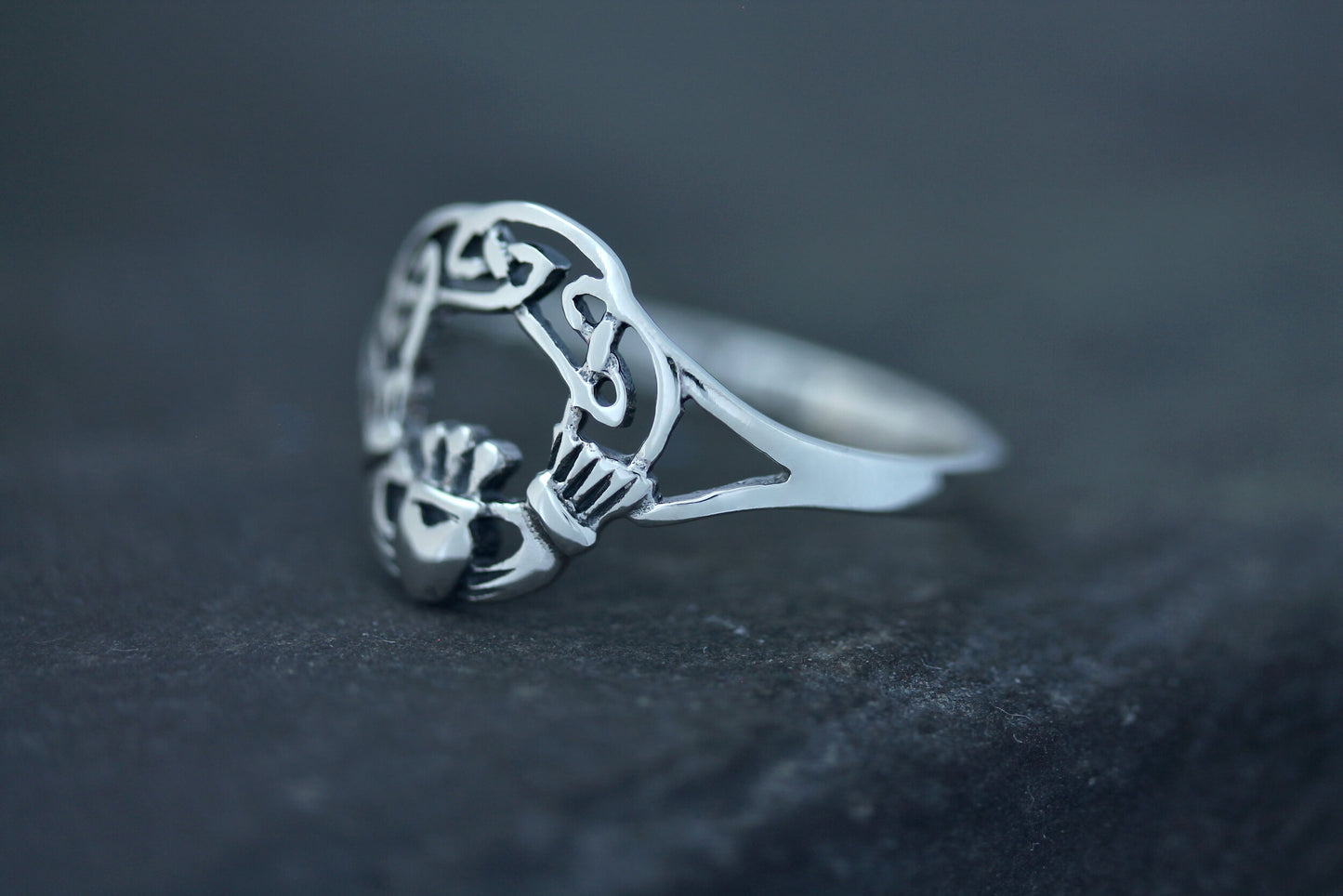 Claddagh Ring - Wreath with Celtic Knot