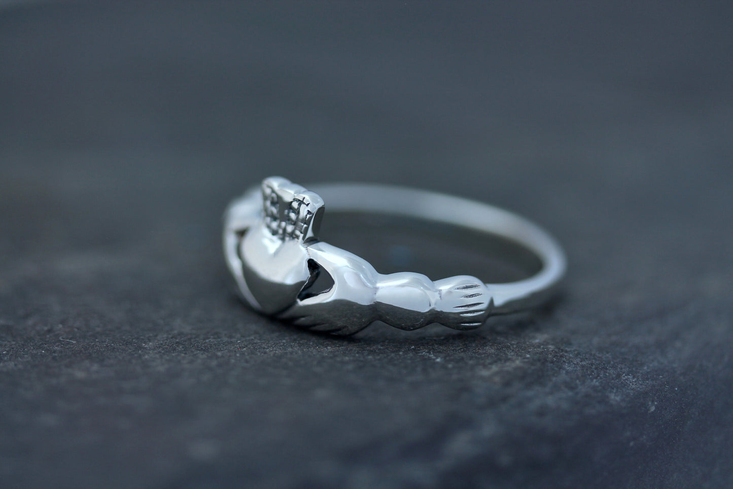 Claddagh Ring - Smooth Convex Heart