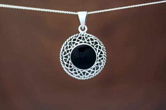 Celtic Stone Pendant - Round Knotted Border with Black Onyx