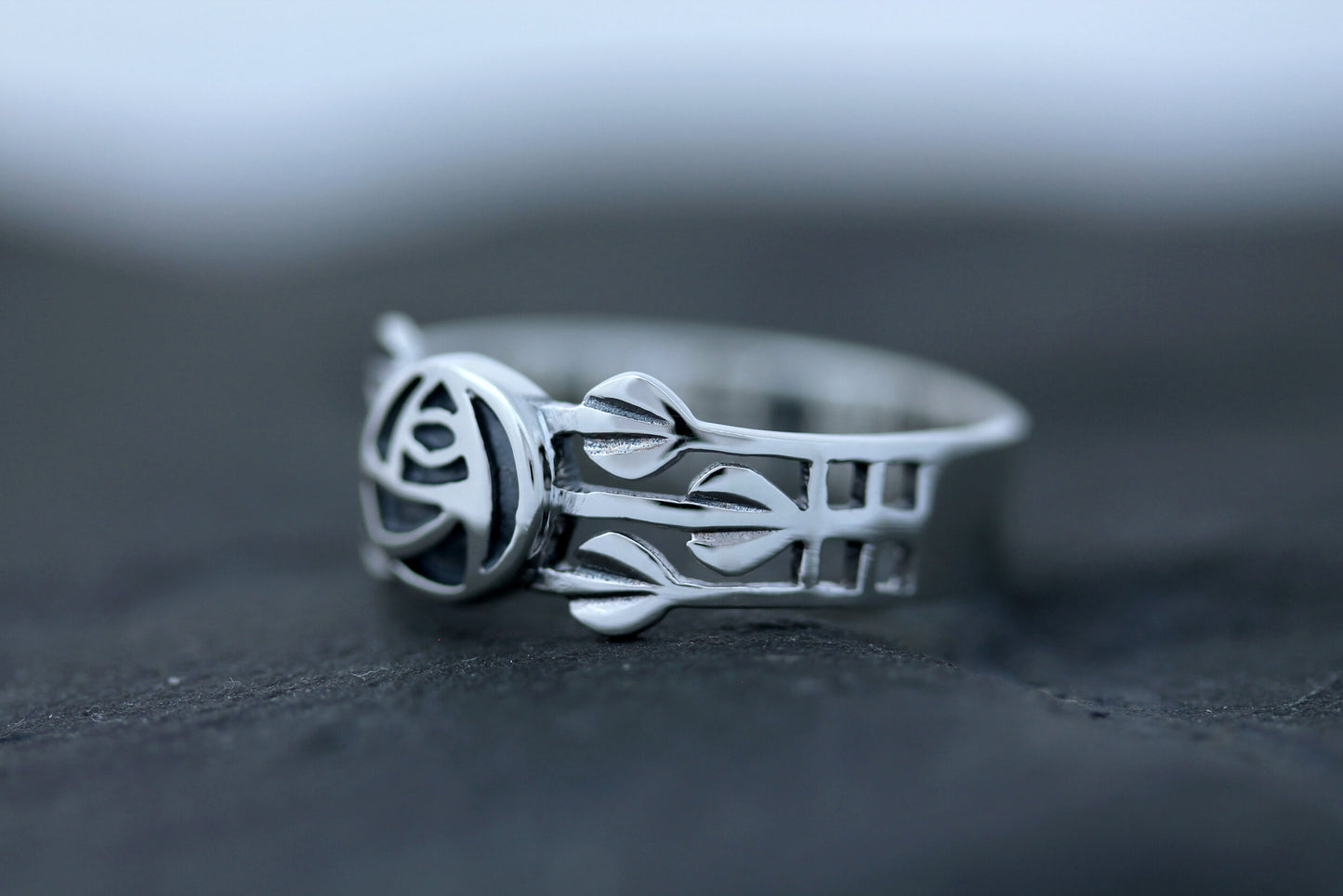 Mackintosh Ring - Rose Bush