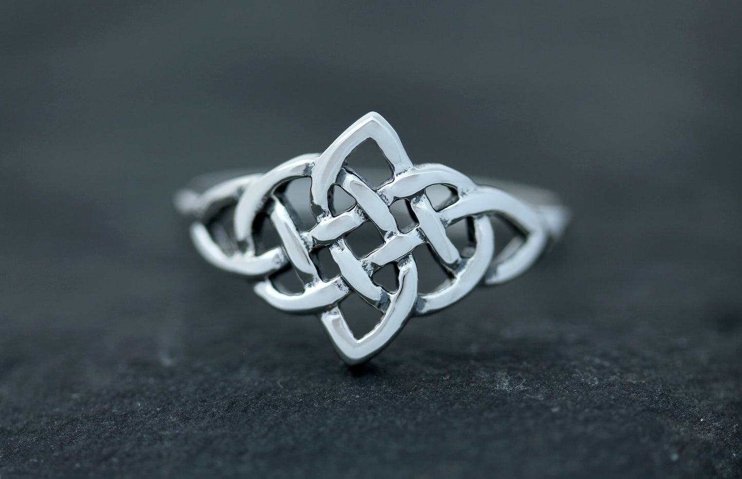 Celtic Knot Ring - Pointy Abundant Knot