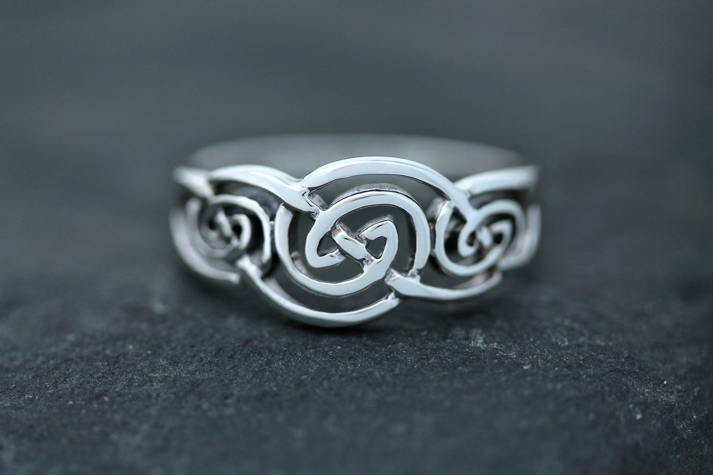 Celtic Knot Ring - Celtic Waves