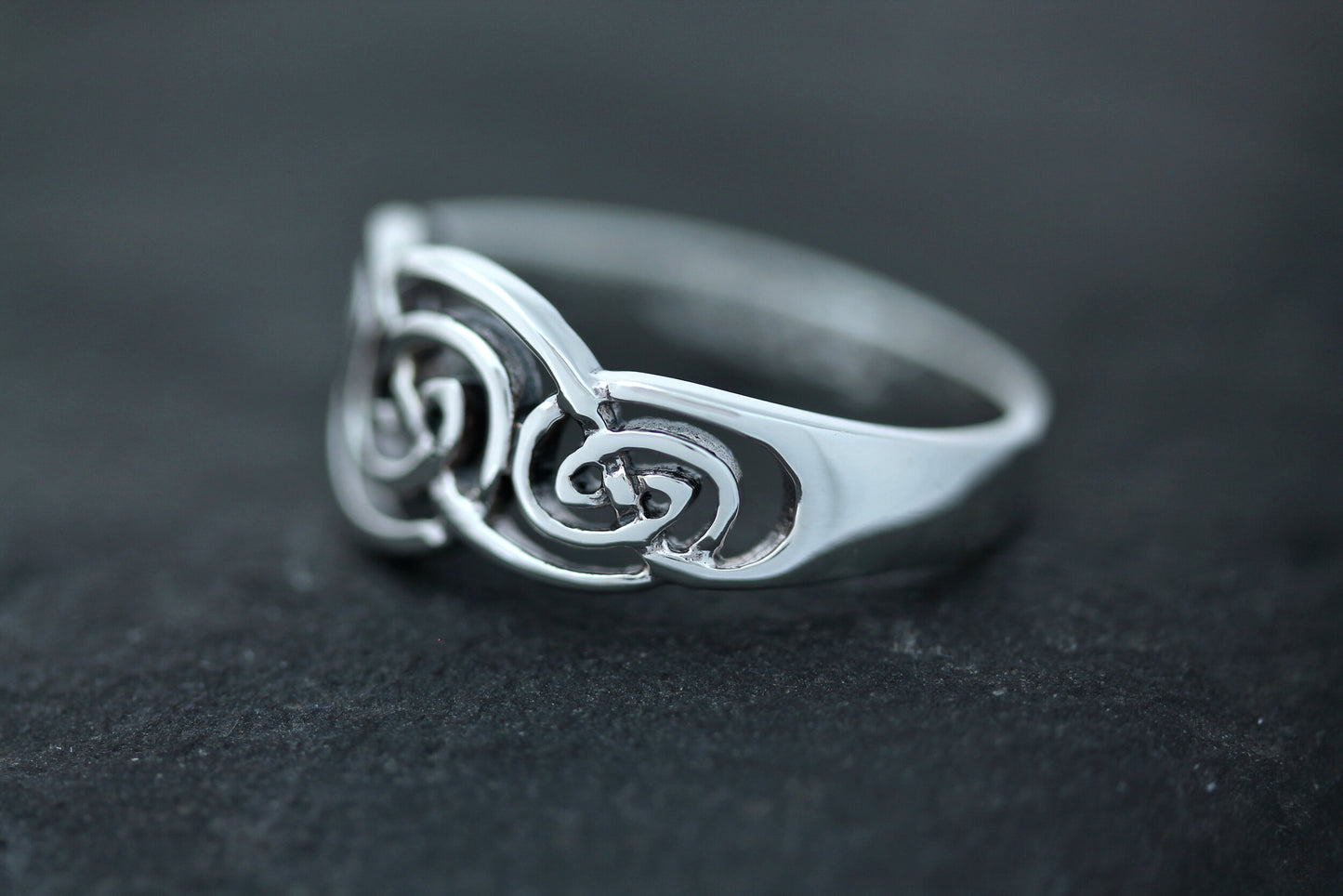 Celtic Knot Ring - Celtic Waves
