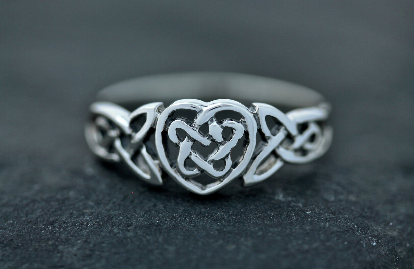 Celtic Knot Ring - Celtic Heart with Arms