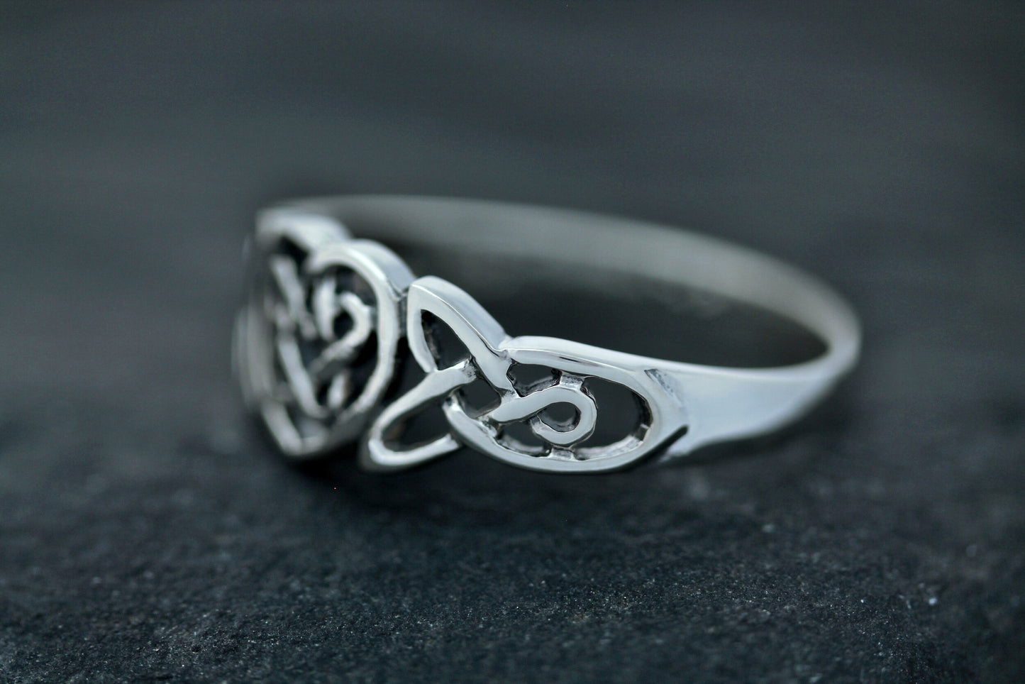 Celtic Knot Ring - Celtic Heart with Arms