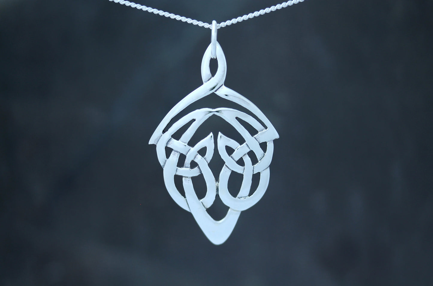 Celtic Knot Pendant - Sleek Pictish Knot
