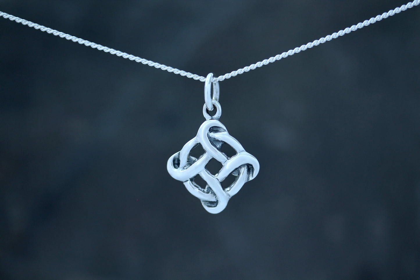 Celtic Knot Pendant - Four Bodies