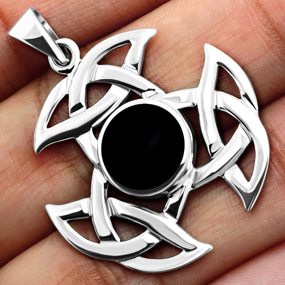 Celtic Stone Pendant-Triple Trinity with round stone with Black Onyx
