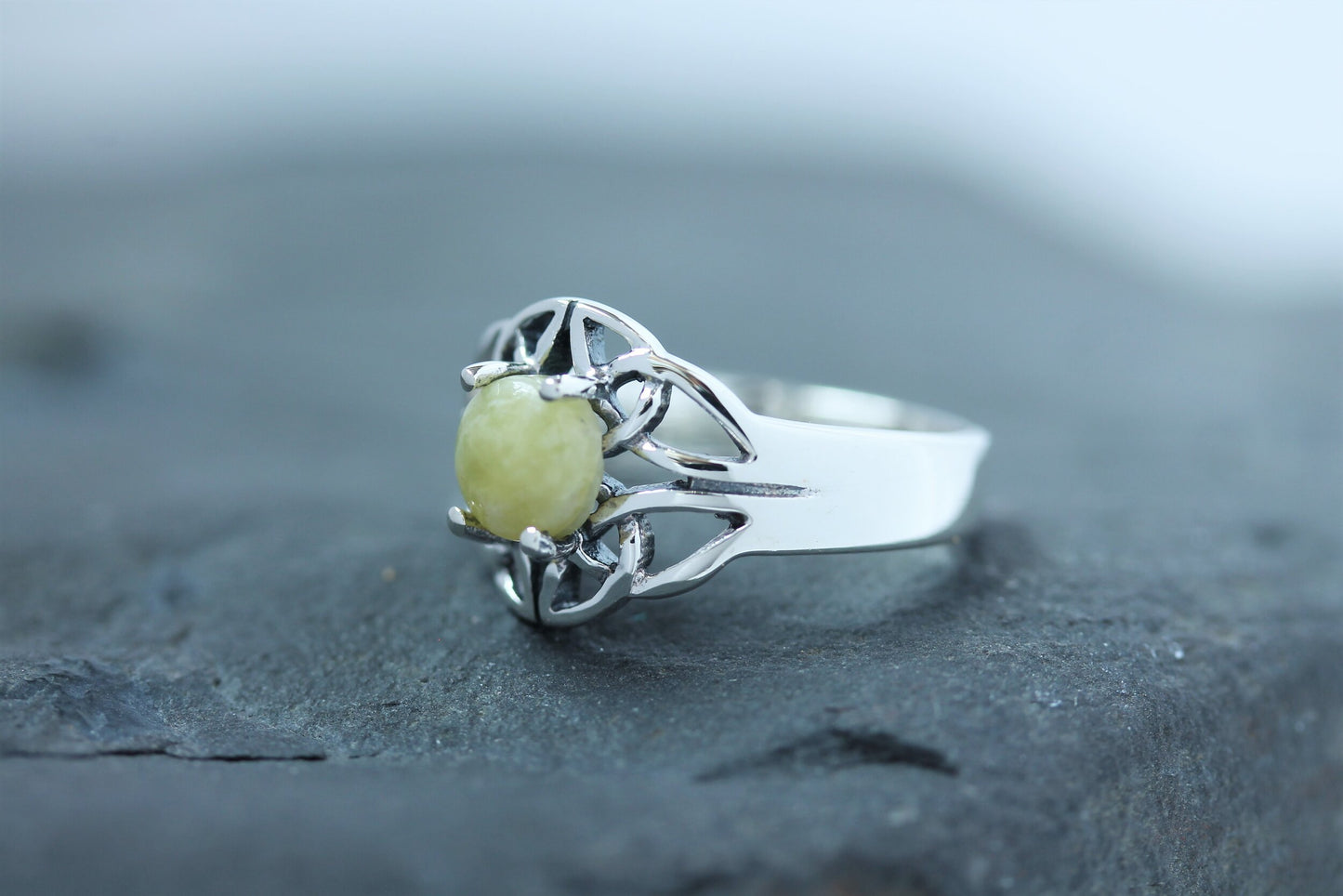 Scottish Marble Ring - Four Seasons Knot