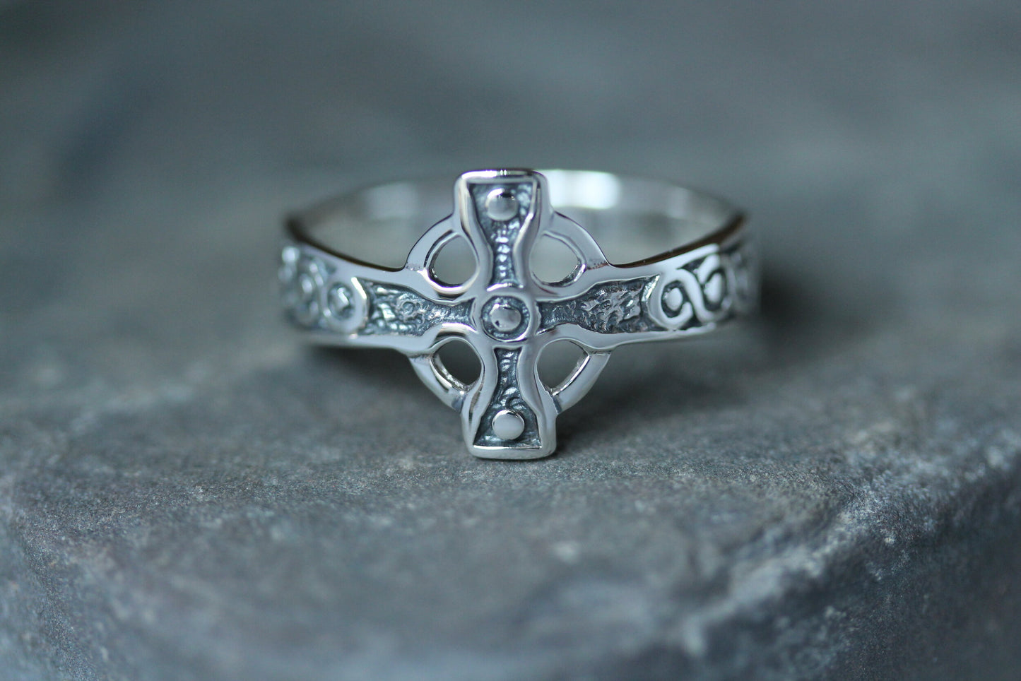 Celtic Cross Ring - Dotted Design