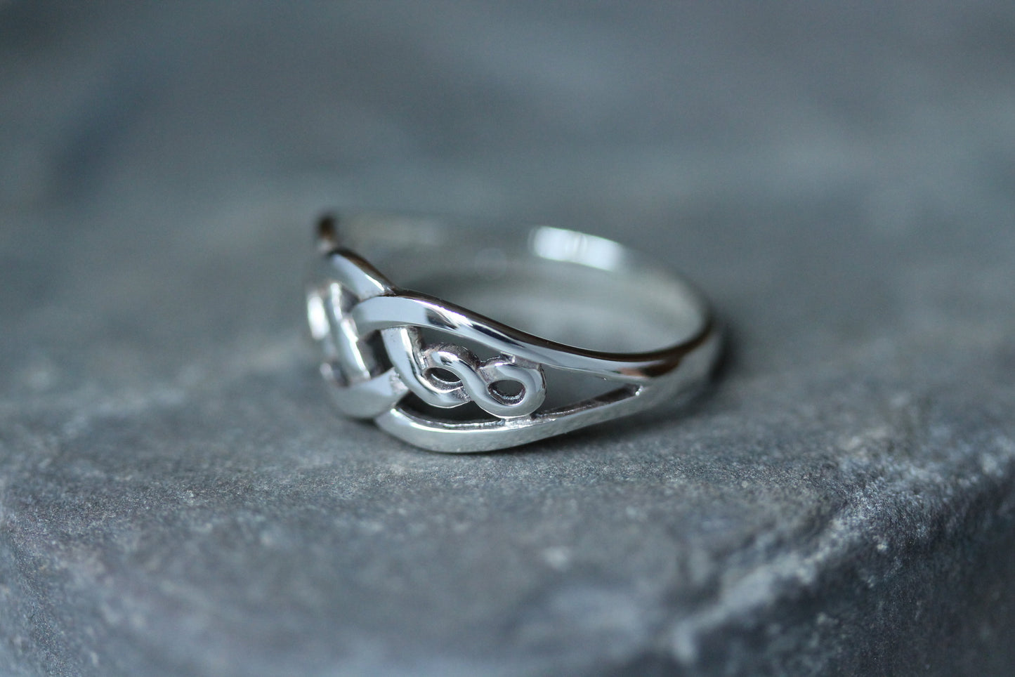 Celtic Knot Ring - Round Loop Knot