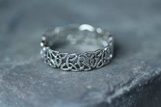 Triquetra Ring - Flow of Infinite Balance