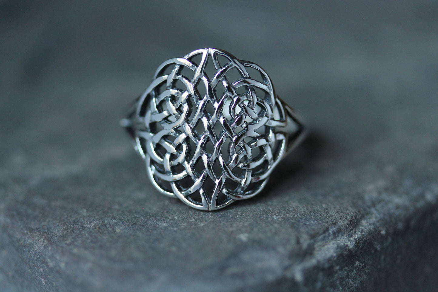 Celtic Knot Ring - Curved Dara Knot