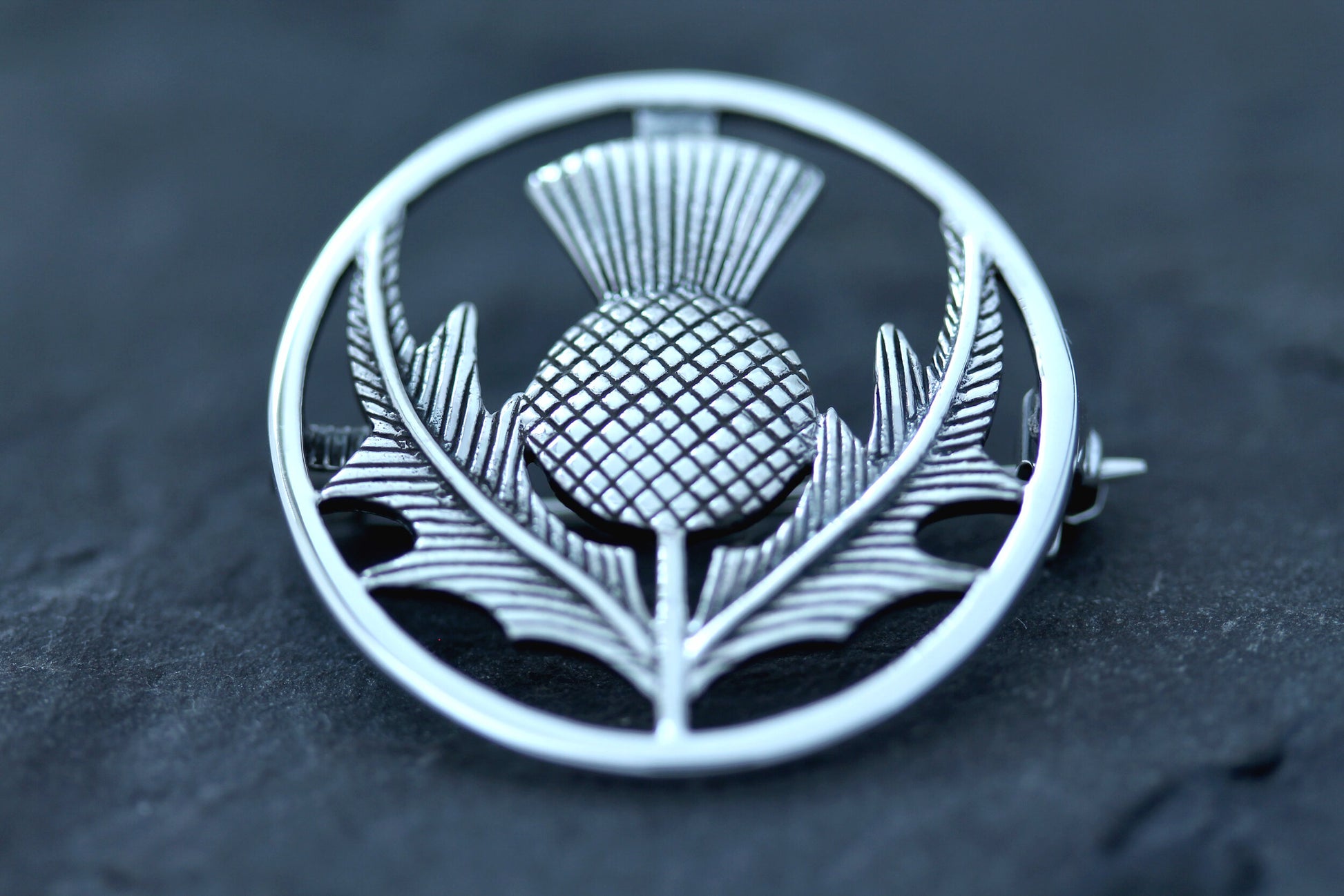 Badge Pin étain Chardon D'Écosse - Design Détaillé, Environ 2,5 Cm, Présenté Dans Un Sachet Organza, Fabriqué Au Royaume-Uni - 8