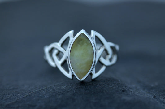 Scottish Marble Ring - Marquee Triquetra (Medium)