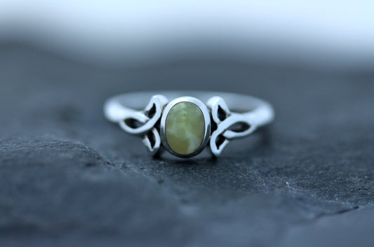 Scottish Marble Ring - Ribbon Trinity