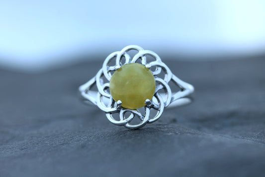 Scottish Marble Ring - Big Cabochon Celtic Flower