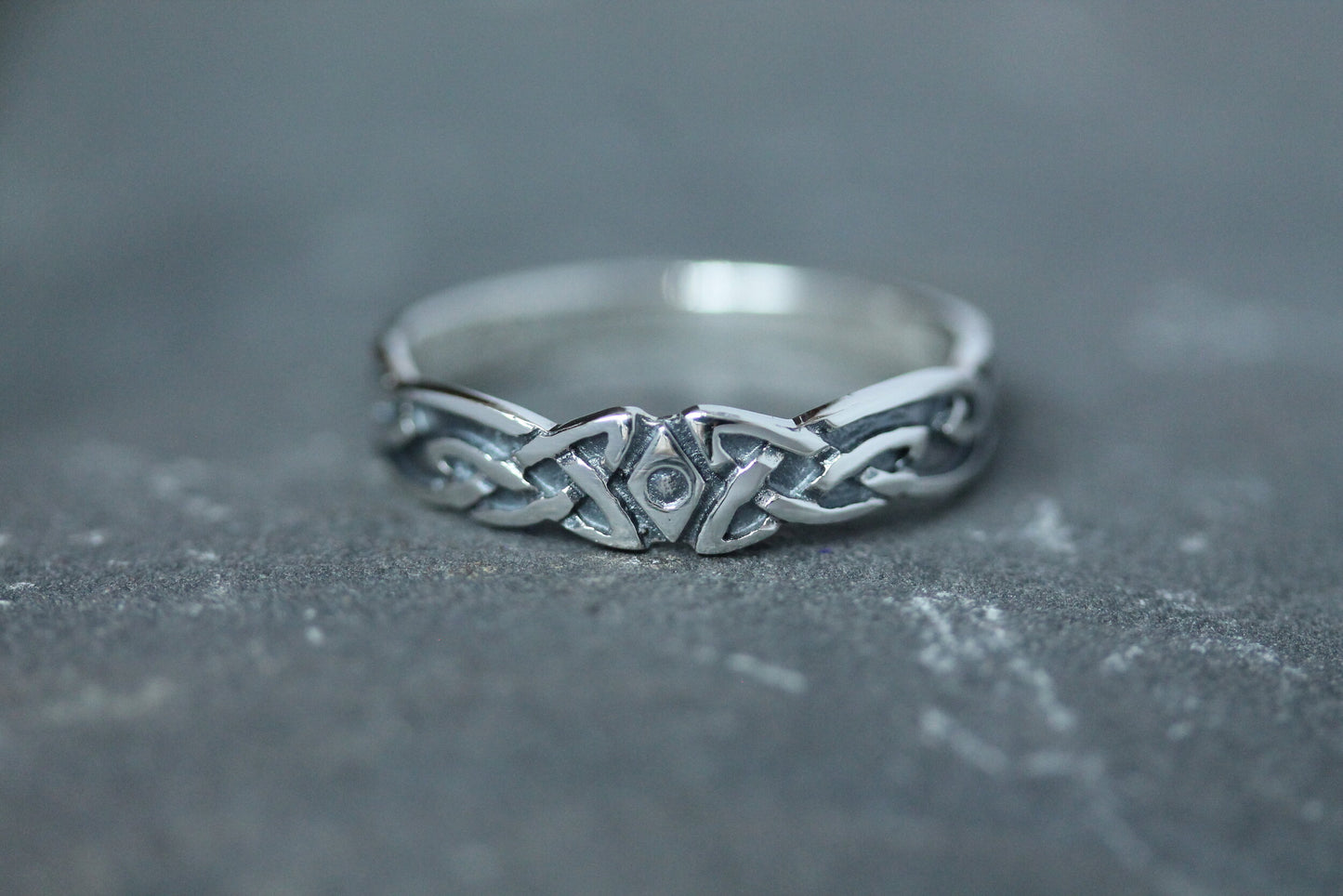 Celtic Knot Ring - Antique Style Celtic Arms