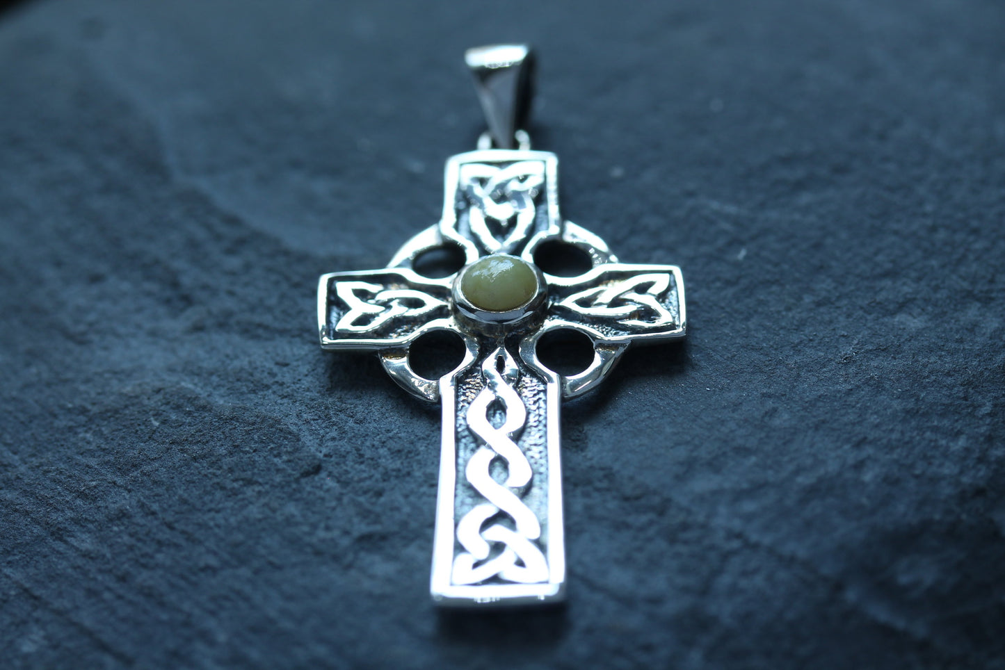 Scottish Marble Pendant - Looped Trinity Cross