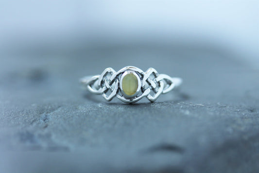 Scottish Marble Ring - Interlocking Celtic Knot