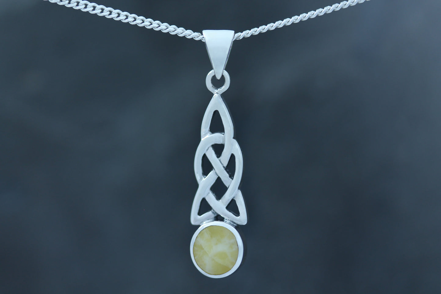 Scottish Marble Pendant - Extended Trinity Knot