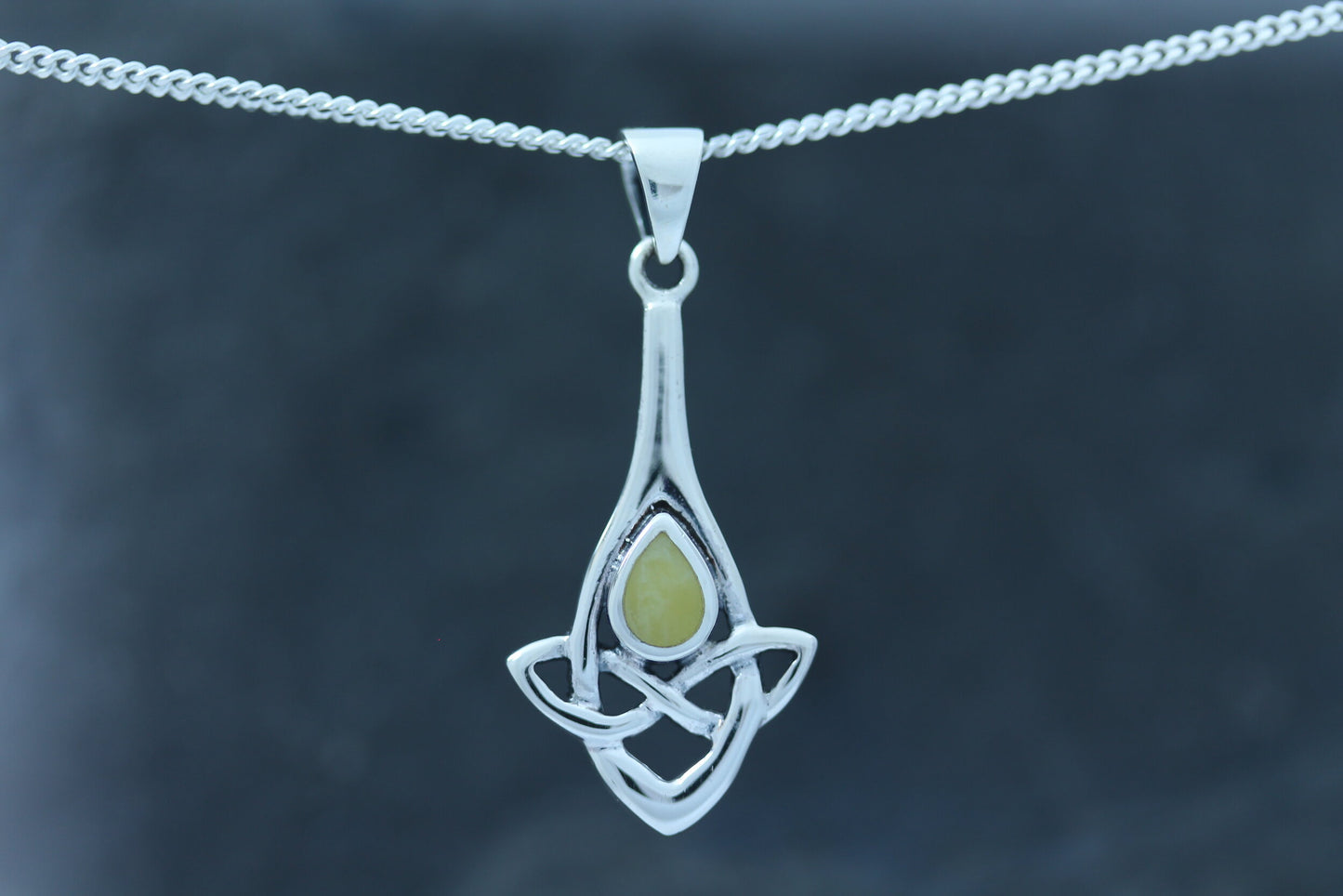 Scottish Marble Pendant - Pointy Kells Knot with Teardrop Stone