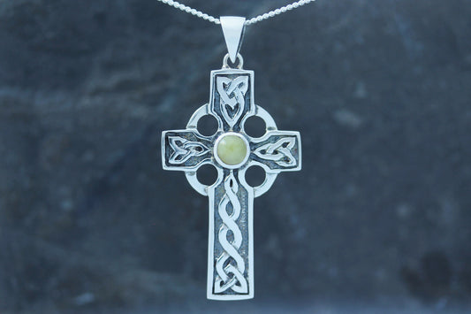 Scottish Marble Pendant - Looped Trinity Cross