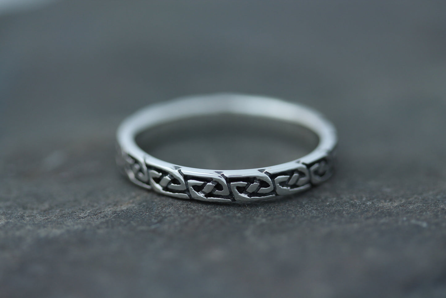 Celtic Knot Ring - Thin Infinite Pictish Knot