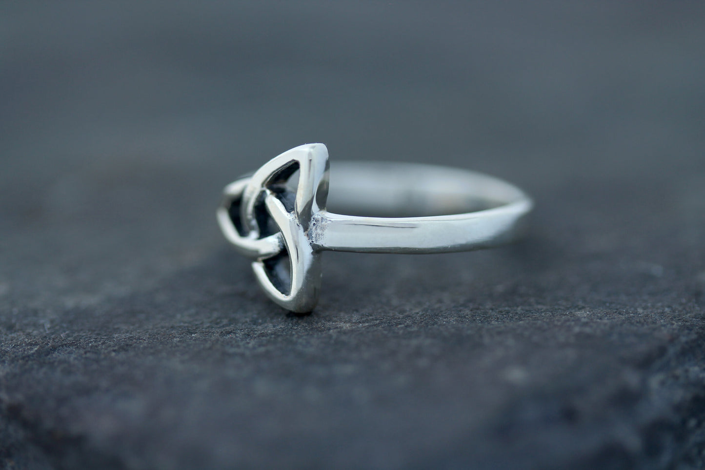 Triquetra Ring - Simple Balance (Medium)