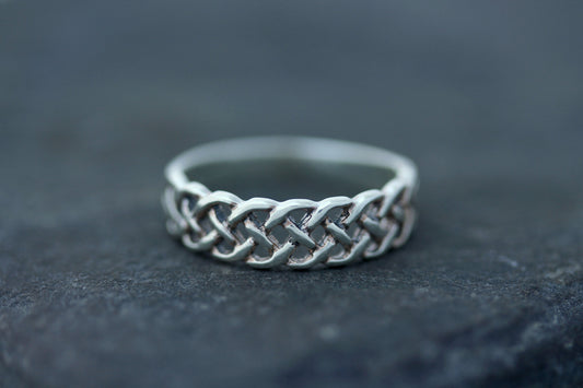 Celtic Knot Ring - Chain Half Band